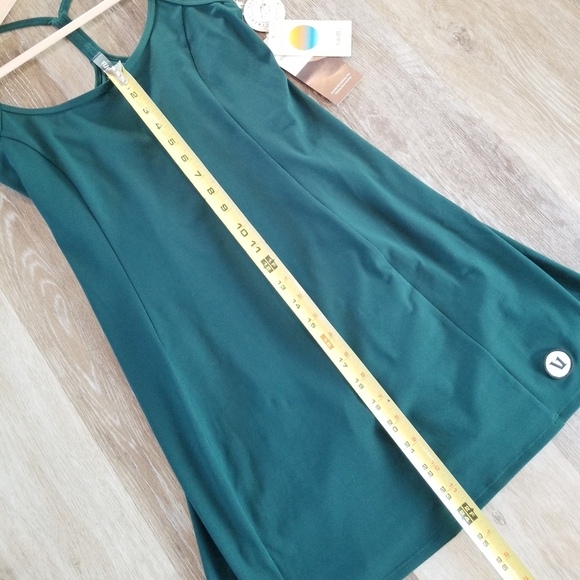 Vuori Women's One Shot Tennis Dress Breathable Active built in Shorts Ru… - Picture 7 of 14